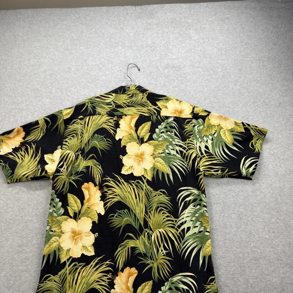 Tommy Bahama Shirt Mens Medium Black Floral‎ Hawaiian Aloha Beach Camp Loop Y2K - Picture 3 of 7